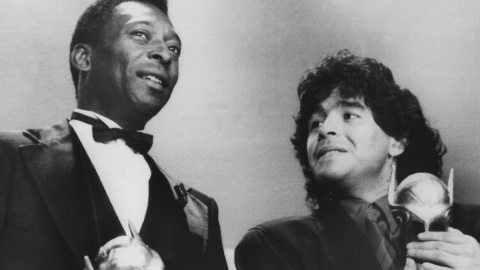 Pele y Maradona reciben sendos 'Oscar del Deporte', en una gala en Milán en marzo de 1987. E.P./dpa