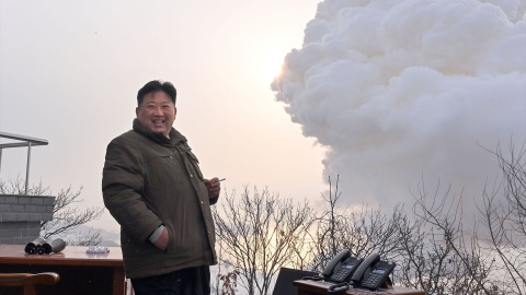 Imagen de Kim Jong-un, líder de Corea del Norte, durante una prueba militar hace pocos días.