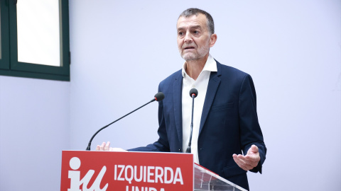 El coordinador federal de Izquierda Unida, Antonio Maíllo, durante una rueda de prensa.