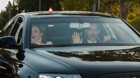 Los Reyes Felipe y Letizia, en coche. Europa Press