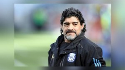 Alabanzas y críticas en las redes a Maradona tras el anuncio de su muerte