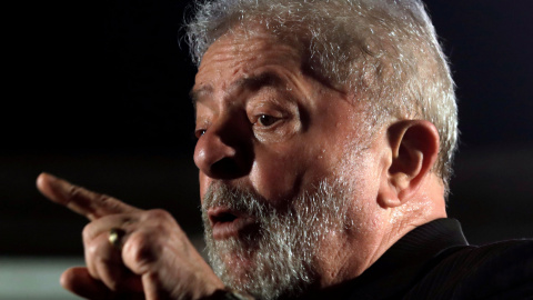 El expresidente de Brasil Luiz Inacio Lula da Silva durante una protesta tras su condena por corrupción. REUTERS/Paulo Whitaker