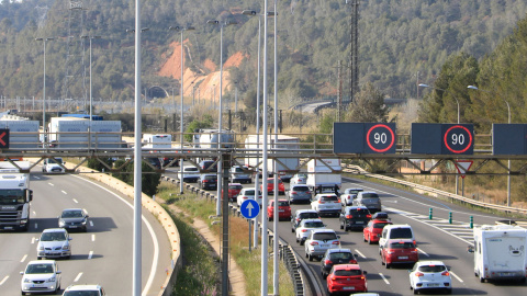 Cua intermitent a l'AP-7 en direcció Tarragona, el divendres abans de Setmana Santa