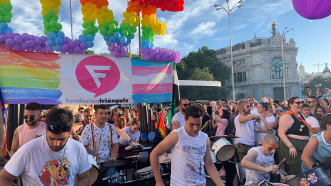 La Asociación Triángulo también tiene su batucada en la manifestación del Orgullo 2019. /ESTEFANÍA ROSELLÓ