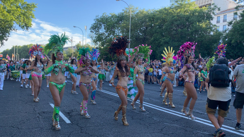 Un grupo bailando samba en la manifestación del Orgullo 2019 en Madrid. /ESTEFANÍA ROSELLÓ