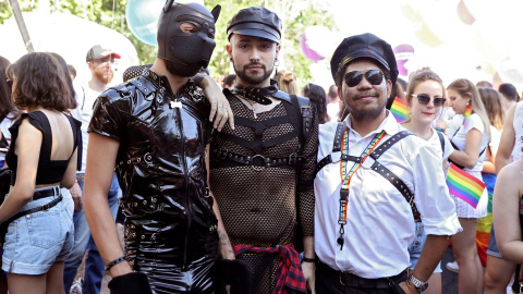 Algunos participantes en la manifestación del Orgullo 2019 esta tarde en Madrid, bajo el lema “Mayores Sin Armarios: ¡Historia, Lucha y Memoria! Por una ley estatal". EFE/JJ Guillén