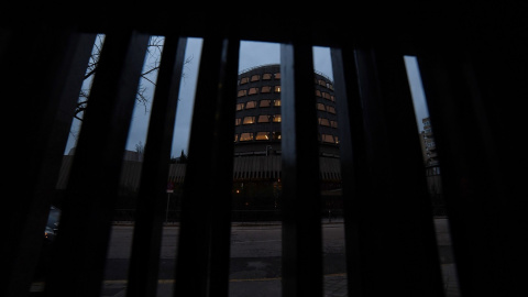 Fachada de la sede del Tribunal Constitucional, a 21 de diciembre de 2022, en Madrid (España).