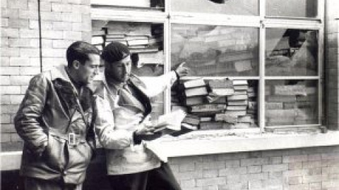 Las barricadas de libros que protegieron a los republicanos de las tropas franquistas