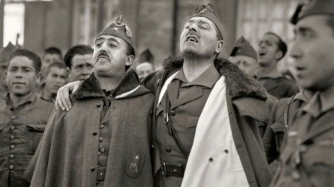 Francisco Franco y Millán Astray, en el cuartel de Dar Riffien (1926).