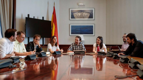 Reunión del grupo confederal de Unidas Podemos antes de la reunión entre Pablo Iglesias y Pedro Sánchez / EFE/Emilio Naranjo