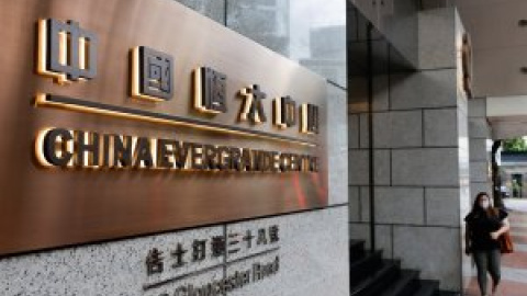 Evergrande se dispara en Bolsa mientras las autoridades chinas le piden que evite el impago de su deuda