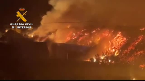 La lava arrasa decenas de casas en La Palma