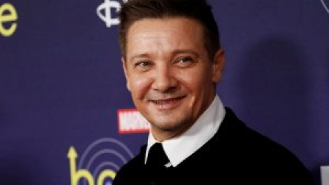 El actor Jeremy Renner, operado de un traumatismo torácico por un accidente con una máquina quitanieves