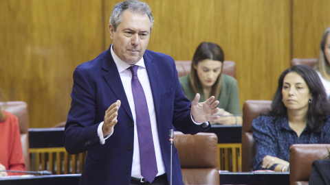 El secretario general del PSOE de Andalucía y Portavoz del Grupo Parlamentario Socialista, Juan Espadas, durante el turno de preguntas.