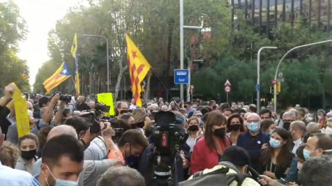 Manifestación frente al consulado de Italia en Barcelona por la detención del expresident Carles Puigdemont en Cerdeña.