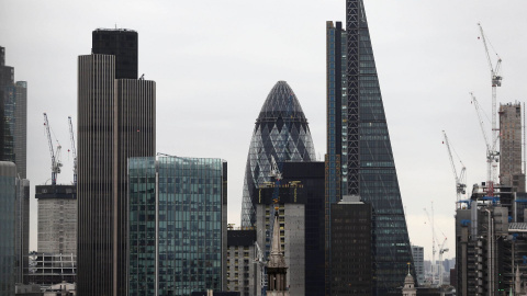 Vista del 'skyline' del distrito financiero de Londres, visto desde la Catedral de San Pablo REUTERS/Neil Hall/File Photo