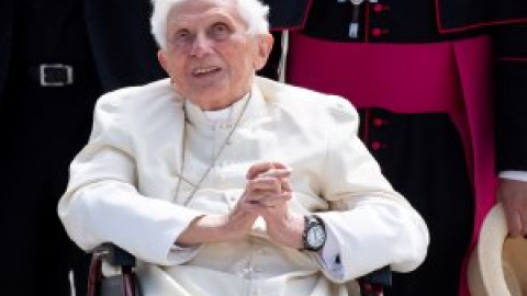 Un informe señala que Benedicto XVI conocía los casos de abusos sexuales a menores en la Iglesia alemana