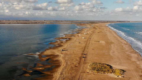 La platja del Trabucador, un desert entre dues platges