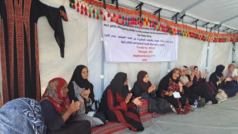 Mujeres reunidas en Palestina