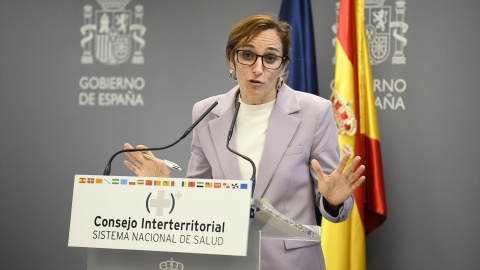 La ministra de Sanidad, Mónica García, durante una rueda de prensa tras el pleno del Consejo Internacional del Sistema Nacional de Salud, a 11 de octubre de 2024, en Madrid.