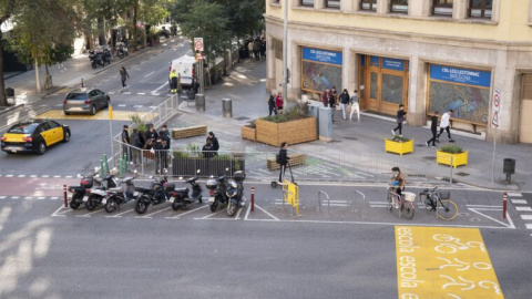 Una zona escolar de la ciutat de Barcelona.