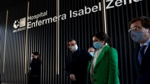 Ayuso inaugura su hospital vacío entre las protestas de sanitarios que afean su "acto de propaganda"