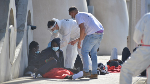 Una embarcación con 48 migrantes llegó este miércoles 14 de abril a La Restinga, en la isla de El Hierro.