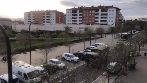 Aplausos a la UME en Sant Just Desvern (Barcelona)