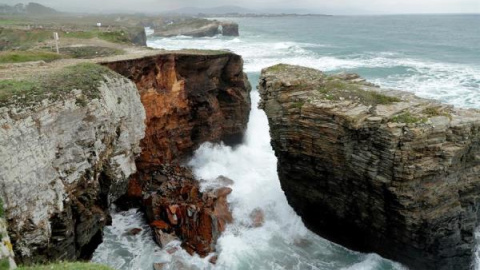 Arco desprendido en la playa de As Catedrais.