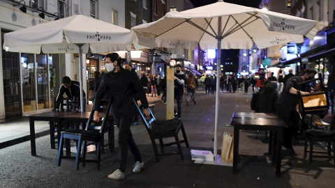 Una terraza en una calle de Londres.