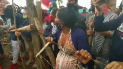 Enfrentamientos entre policía e indígenas en desalojo de un campamento  en el Amazonas