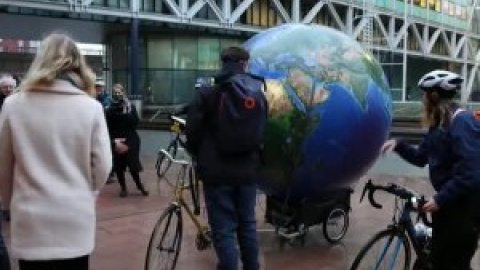 Los ecologistas sientan en el banquillo de La Haya a la petrolera Shell