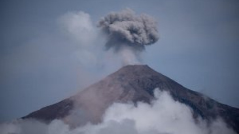 Suspenden los rescates por el mal clima tras la erupción del Volcán de Fuego en Guatemala