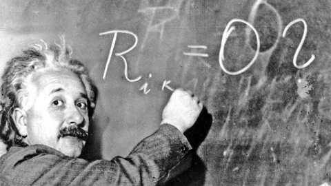 La teoría de Einstein, publicada por primera vez en 1915, sostuvo que el "tiempo" dependía de la "gravedad".- EFE