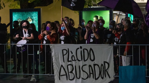 Imagen de la protesta contra el concierto de Plácido Domingo en Mérida.