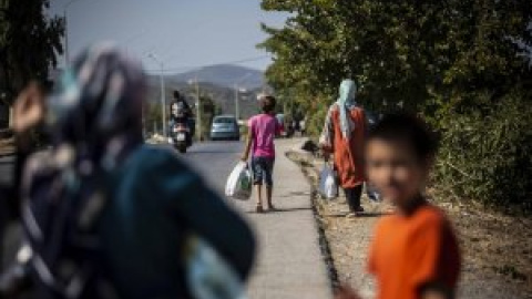 Una sola comida al día en la nueva prisión para refugiados de Lesbos