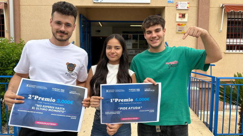 Alumnos del Colegio Severo Ochoa de Murcia premiados en la décima edición de su concurso 'Nos duele a todos', de la Fundación Mutua Madrileña.