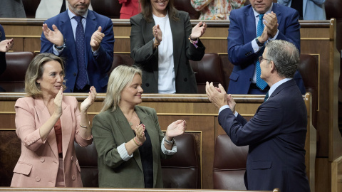 La secretaria general del PP, Cuca Gamarra; la diputada del PP, Maria del Mar Blanco y el presidente del PP, Alberto Núñez Feijóo, durante una sesión de control al Gobierno, en el Congreso de los Diputados, a 9 de octubre de 2024, en Madrid (España)