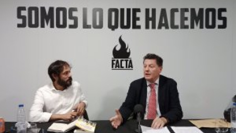 El periodista Alfonso Rojo ofreció una conferencia junto a miembros del grupo neofascista 'FACTA'