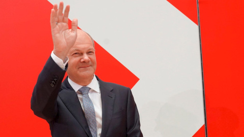 El candidato del SPD, Olaf Scholz, se dirige a la prensa en Berlín.