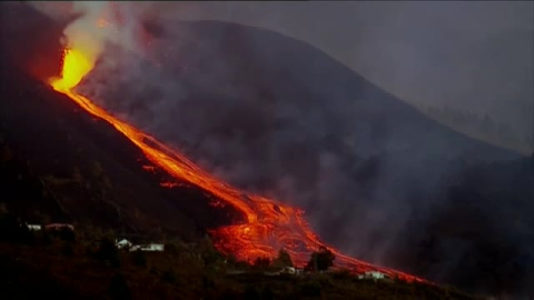 La lava del Cumbre Vieja avanza más fluida y más rápida que en día anteriores