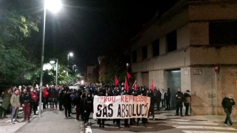 Manifestació de suport al jove Adrian Sas, condemnat a 3,5 anys de presó per agredir agents de policia durant els aldarull del primer aniversari de la sentència de l'1-O.