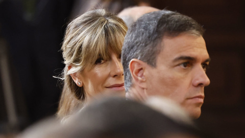 El presidente del gobierno, Pedro Sánchez, y su esposa, Begoña Gómez, en el palacio Real de Madrid, a 19 de junio de 2024.