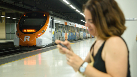 El caos de trenes en Catalunya desafía la salud mental de sus pasajeros: "Hemos renunciado a nuestro tiempo libre”