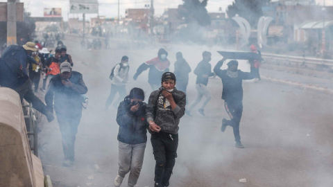 Enfrentamientos entre manifestantes y la policía el pasado sábado en Juliaca (Perú).