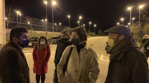 A la manifestació de Puig de les Basses s'hi han concentrat unes 100 persones al voltant de les 19h. Bassa, que ha arribat al voltant de les 20h, ha comparegut breument per agrair la presència dels manifestants, entre els quals hi estava el vicepresiden