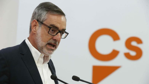 El secretario general de Ciudadanos (Cs), José Manuel Villegas, durante la rueda de prensa que ofreció este jueves en la sede de su formación para analizar la actualidad de una semana . EFE/Paco Campos