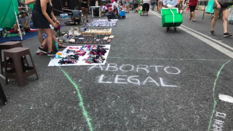 Los pañuelos verdes por el aborto legal en Argentina tiñen América Latina