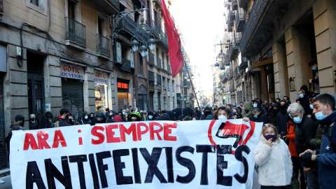 Concentració convocada pels CDR al carrer Jaume I contra l'acte del partit ultradretà Vox a Barcelona.