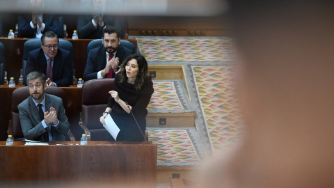 La presidenta de la Comunidad de Madrid, Isabel Díaz Ayuso, interviene durante un pleno en la Asamblea de Madrid. E.P./Fernando Sánchez